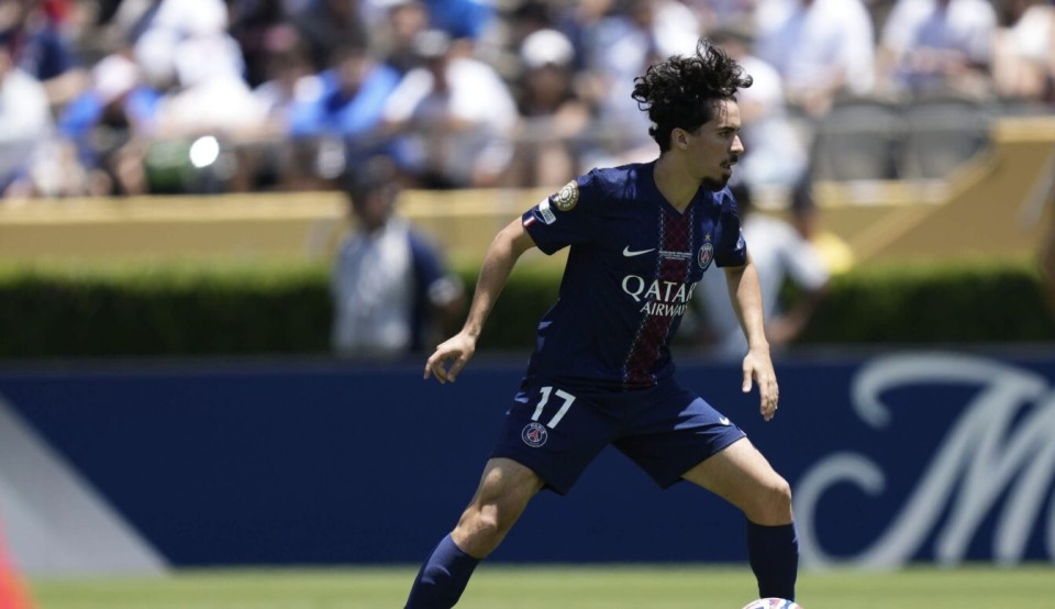 同时也让他 同时也让他