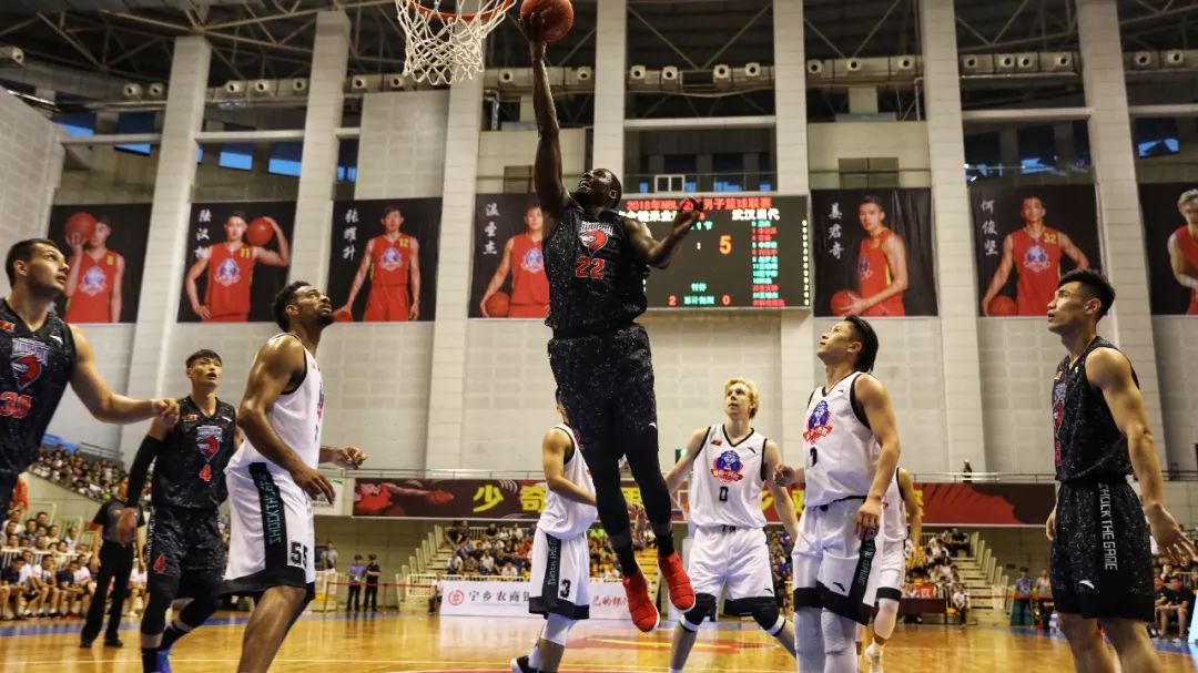 既顺应湖人 既顺应湖人